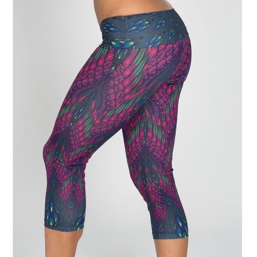 RARE Om Collection Phil Lewis Art Leggings M Capri Yoga Rave Spiritual Festival